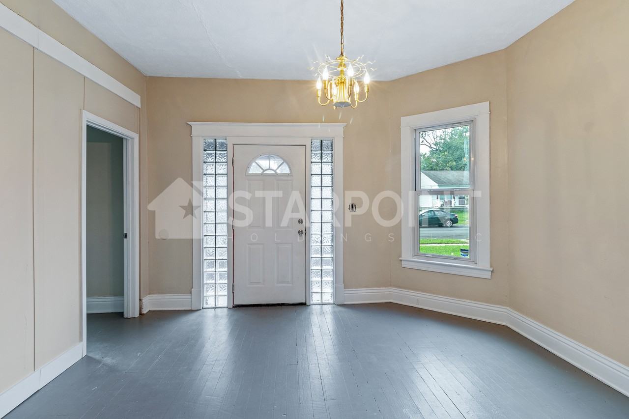 739 S 37th St - Photo 2 of 10