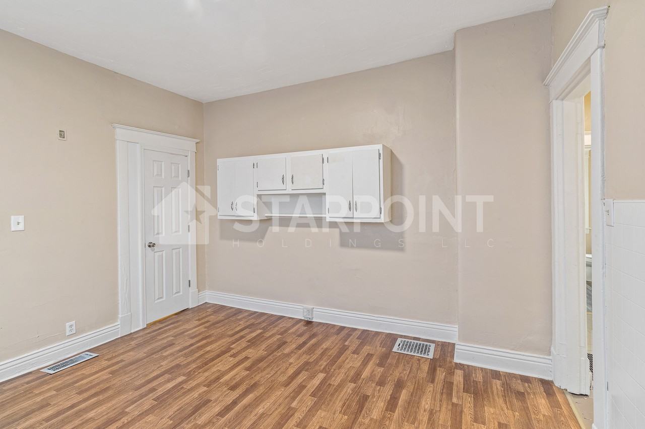 739 S 37th St - Photo 6 of 10