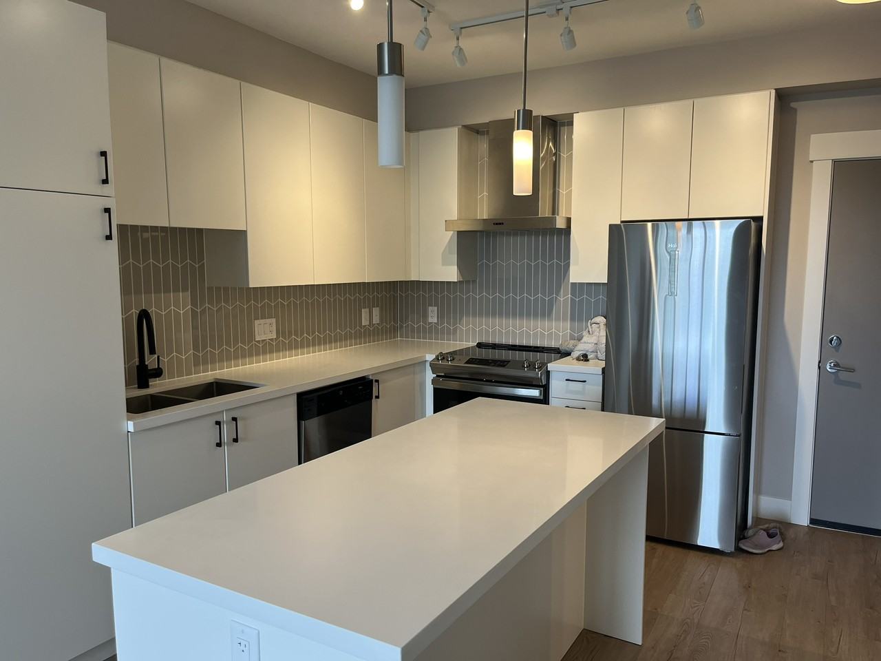 20838 78B Ave - Photo 3 of 8