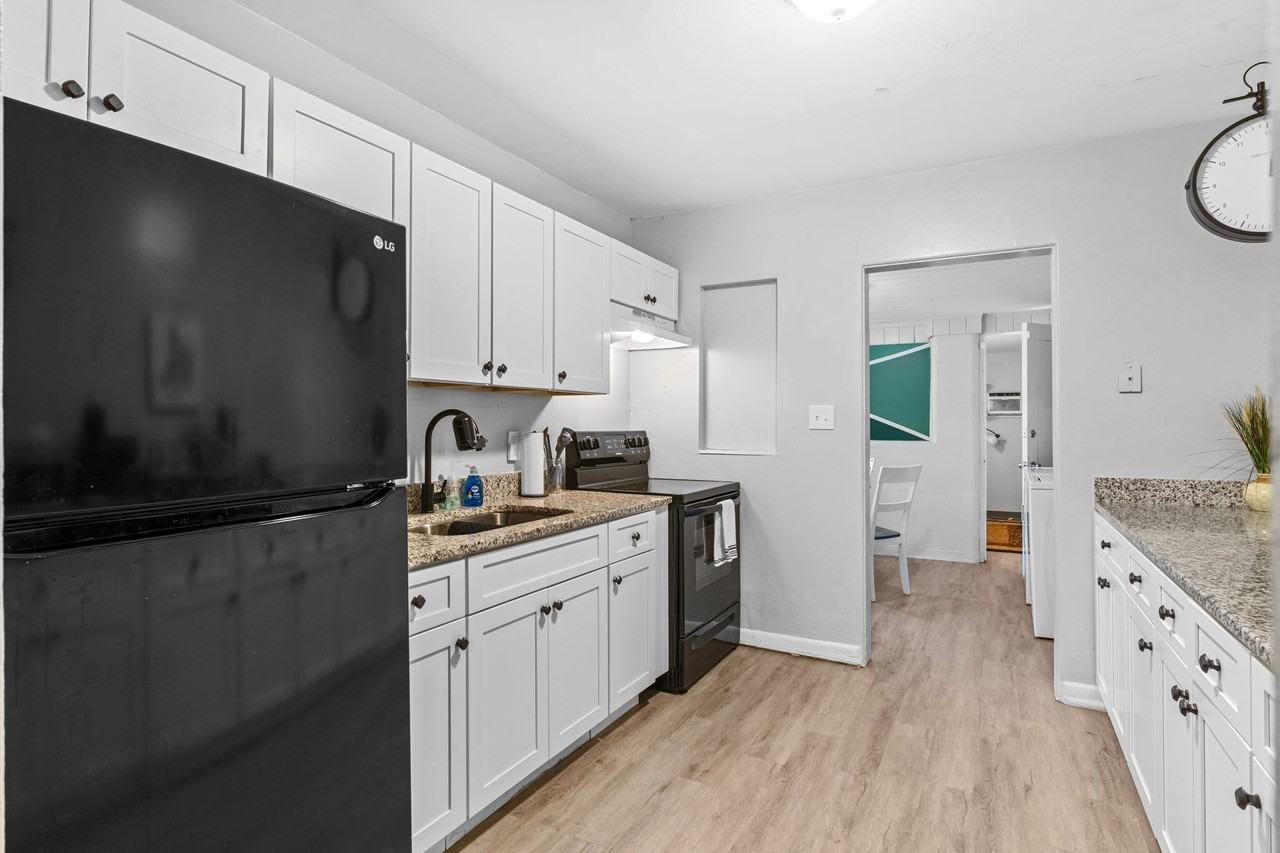 1304 15th St Sw - Photo 2 of 50