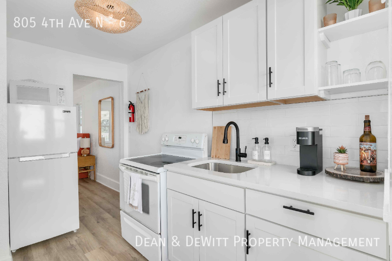 805 4th Ave N #6 - Photo 6 of 11