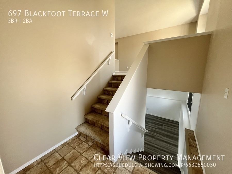 697 Blackfoot Terr W - Photo 3 of 33