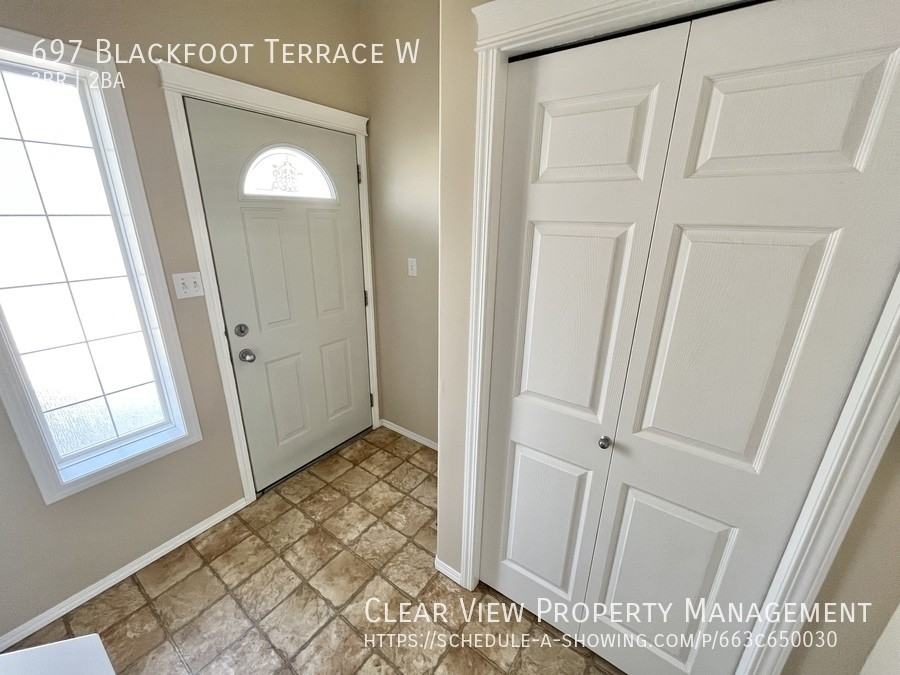 697 Blackfoot Terr W - Photo 4 of 33