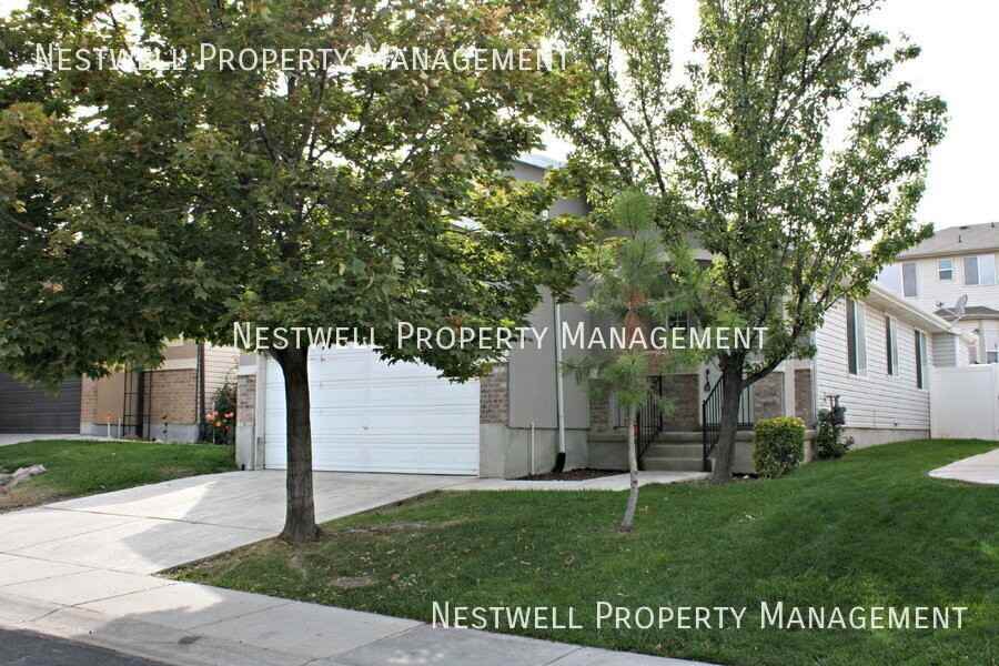 6740 S Empress Ln - Photo 2 of 14