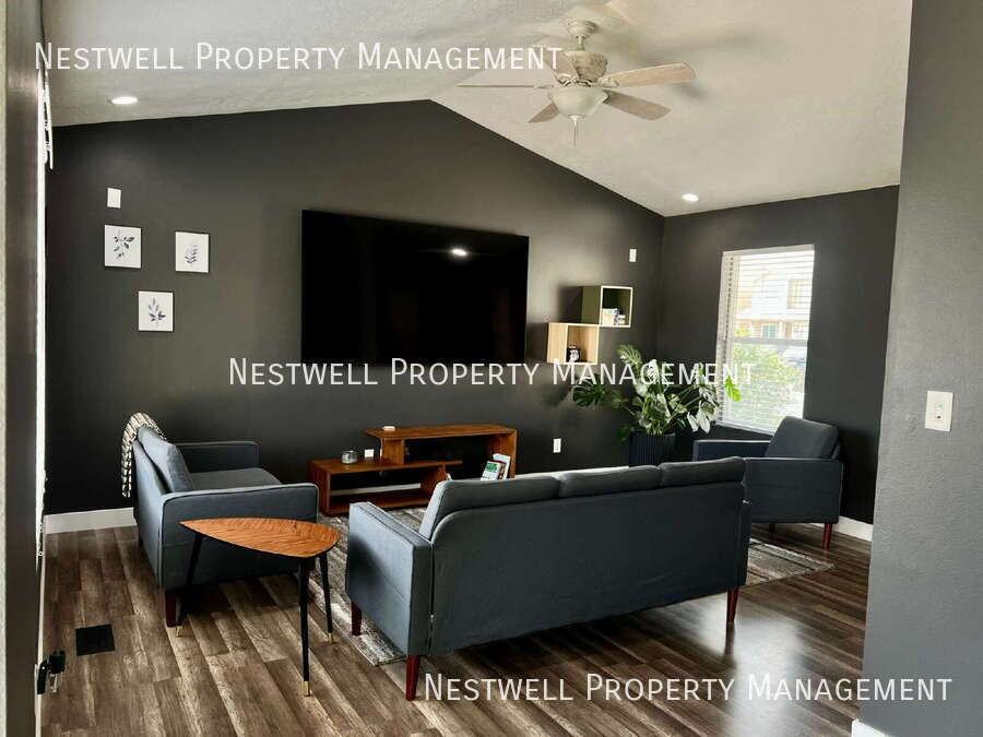 2358 E Hitching Post Dr - Photo 3 of 8