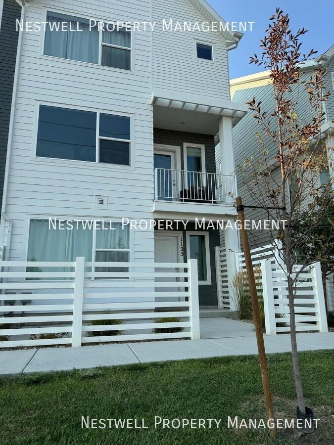 1123 E Hatch Row - Photo 3 of 50