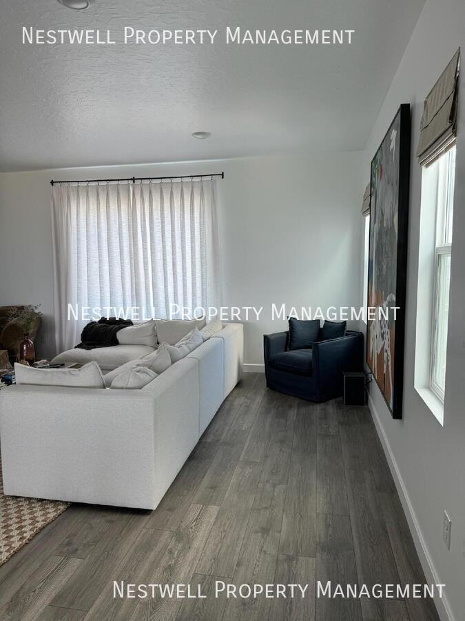 1123 E Hatch Row - Photo 6 of 50