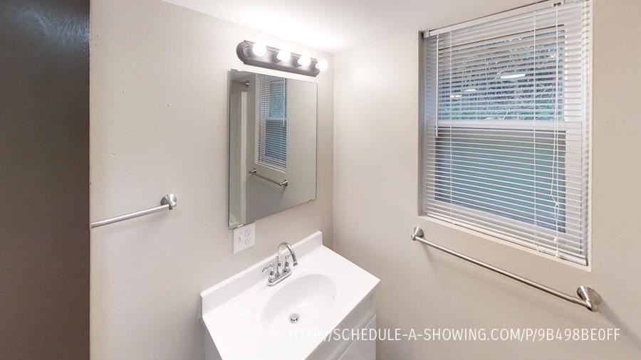 701 Grove St #9 - Photo 5 of 10