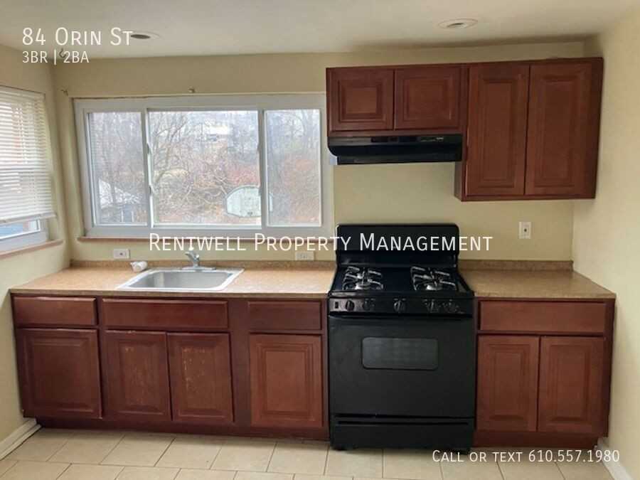 84 Orin St - Photo 5 of 19