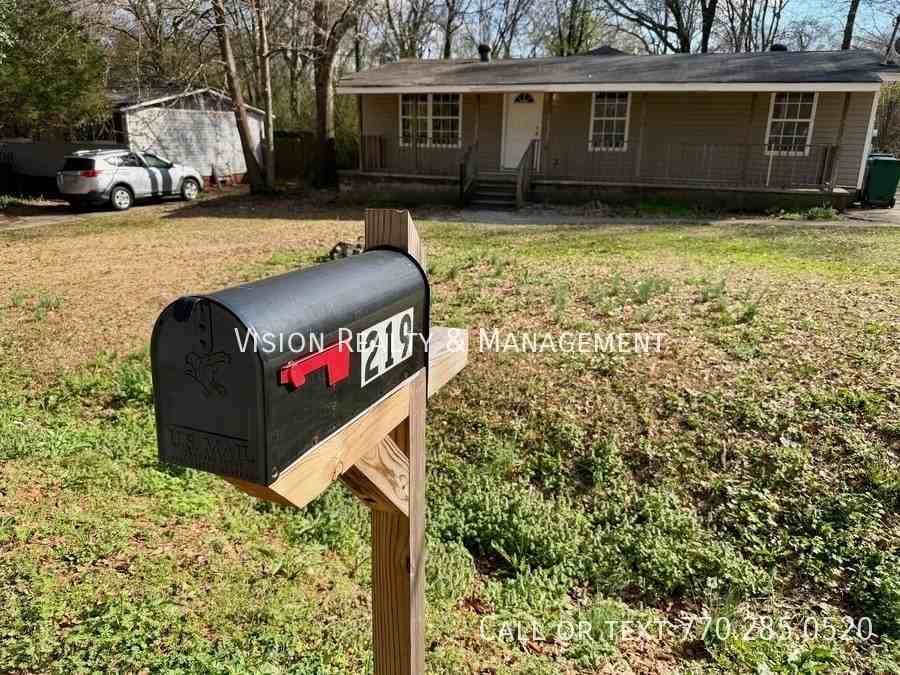 219 Harmon Ave - Photo 3 of 28