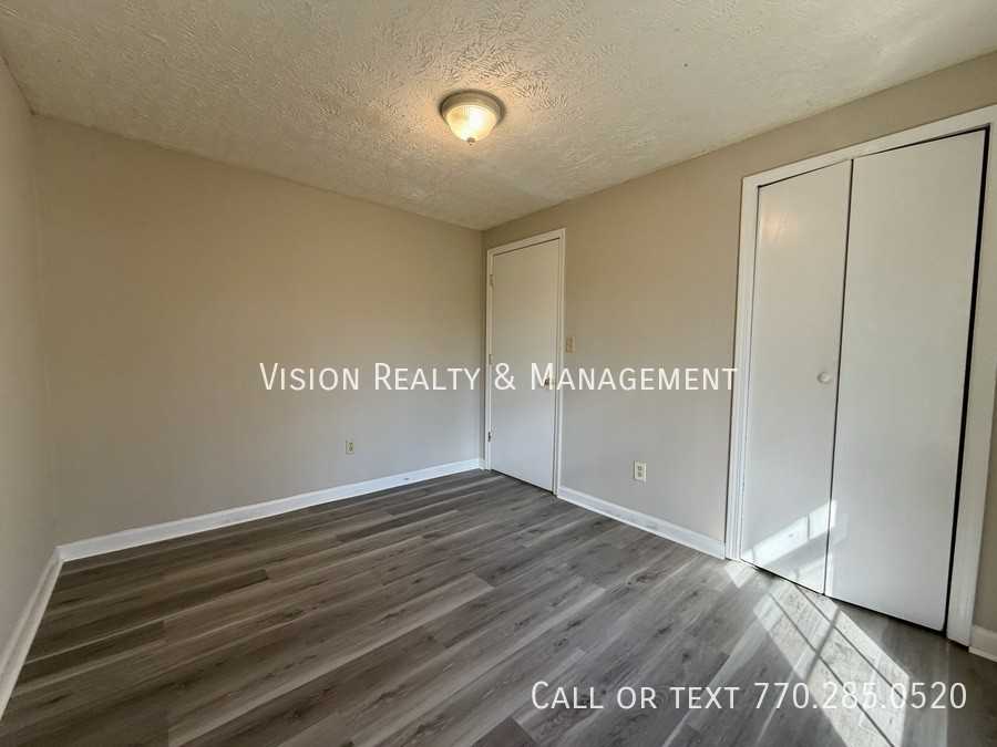 219 Harmon Ave - Photo 5 of 28