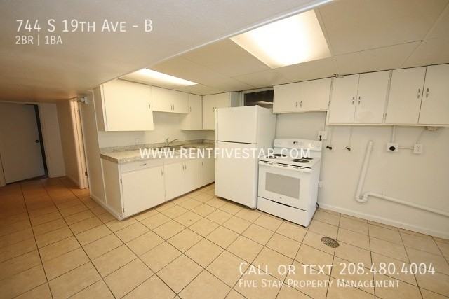 744 S 19th Ave #B - Photo 4 of 9