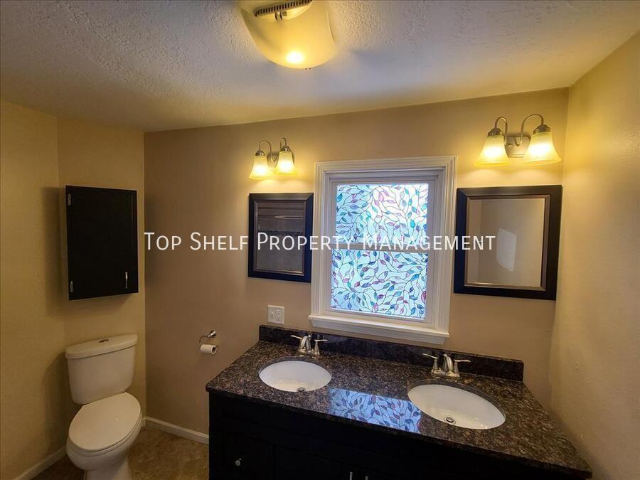 4009 Douglas Ave - Photo 3 of 24