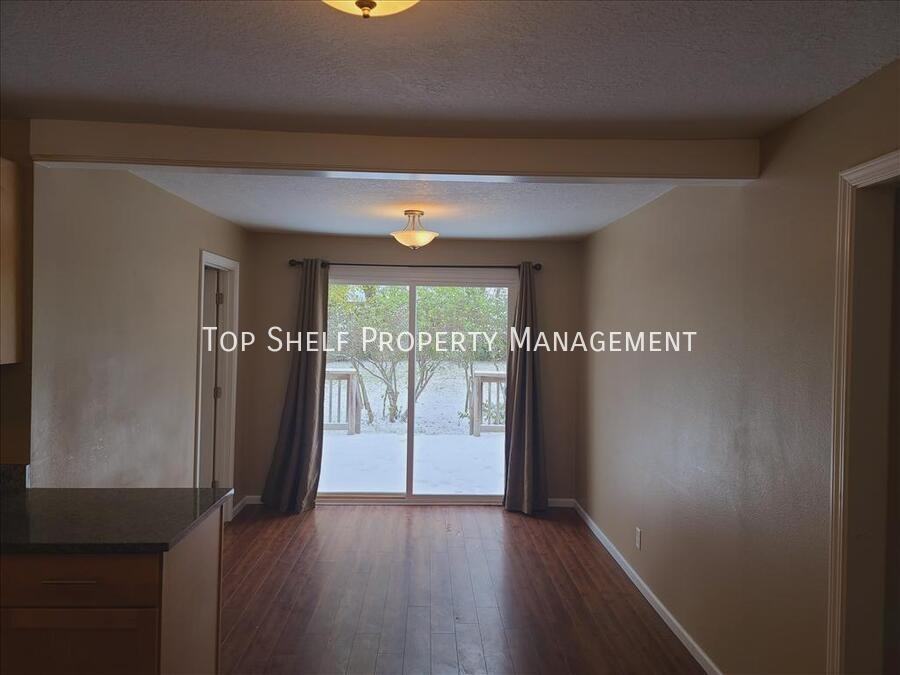 4009 Douglas Ave - Photo 4 of 24