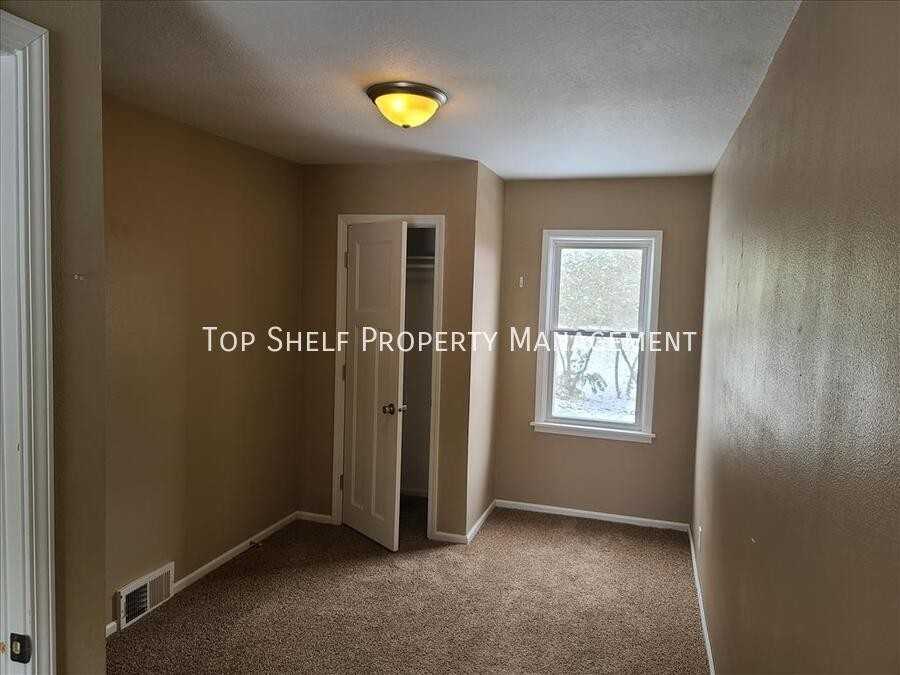 4009 Douglas Ave - Photo 5 of 24