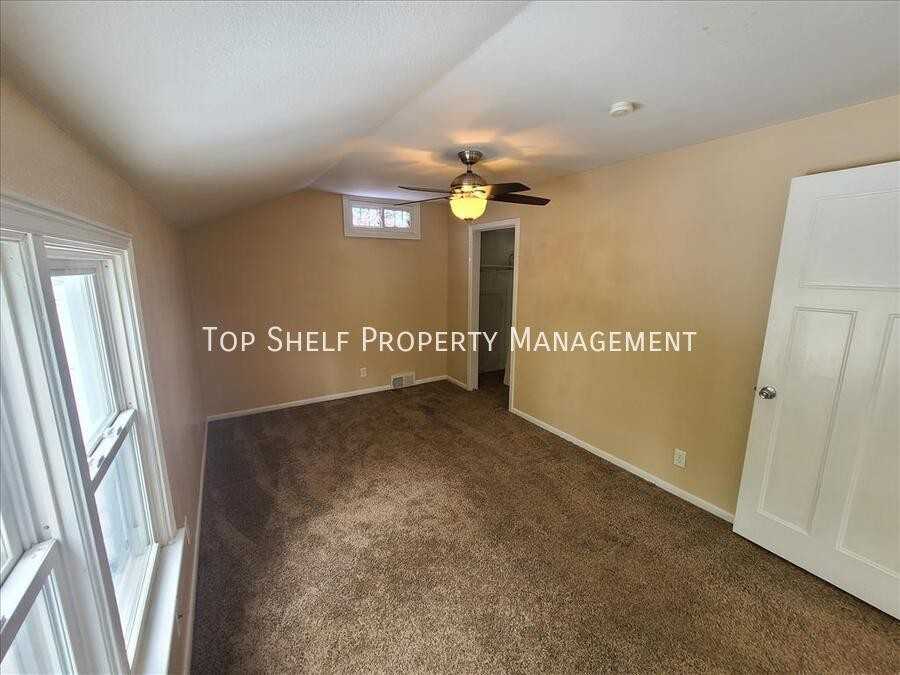 4009 Douglas Ave - Photo 7 of 24