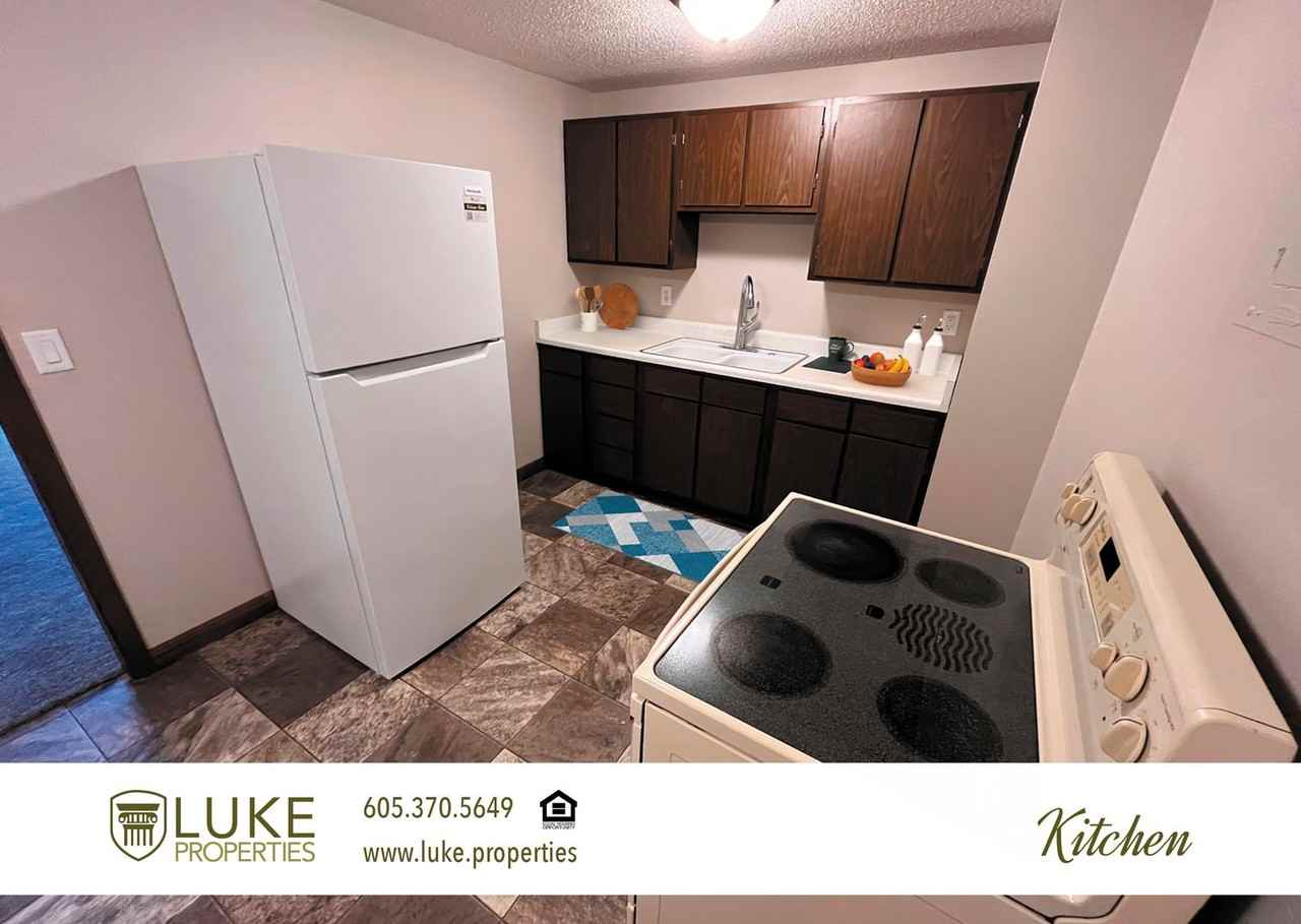 205 N Eastern Ave #8 - Photo 6 of 13