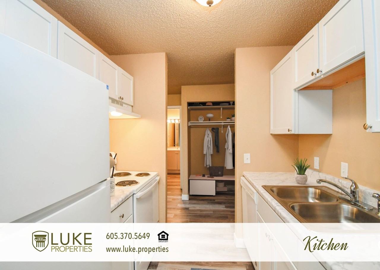 405 S Sycamore Ave & Garage 11 #203 - Photo 3 of 16