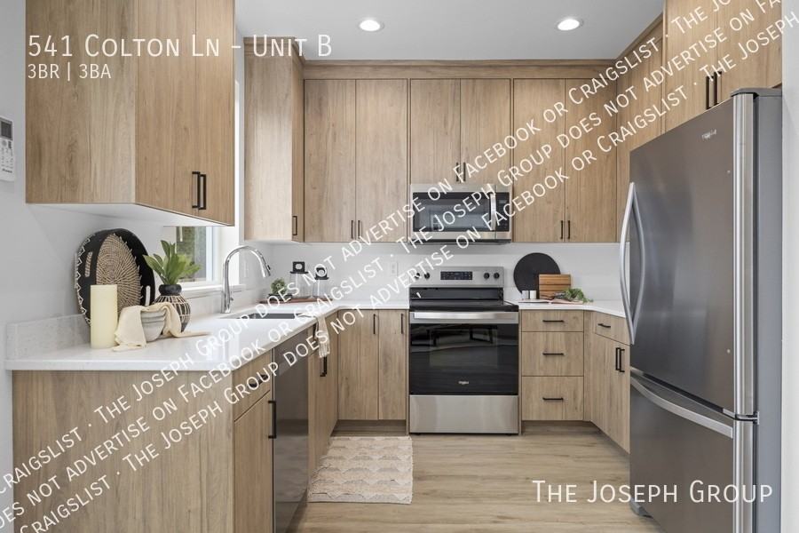 541 Colton Ln #B - Photo 4 of 45