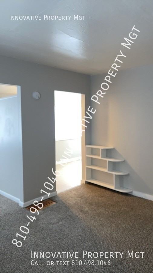 1012 Farnum Ave - Photo 5 of 41