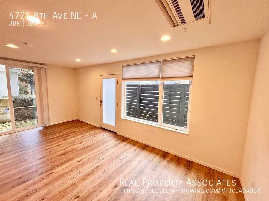 4725 8th Ave Ne #A - Photo 6 of 30