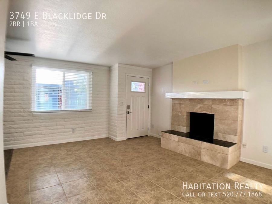 3749 E Blacklidge Dr - Photo 2 of 12