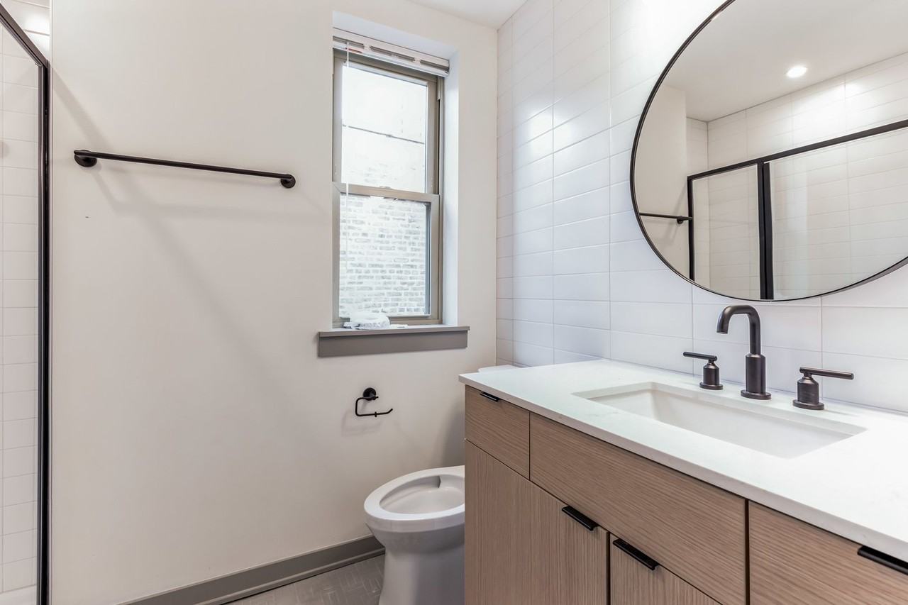 1645 N Wells St #2A - Photo 7 of 11