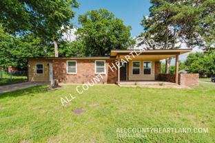 2100 N Redmond Ave - Photo 1 of 1