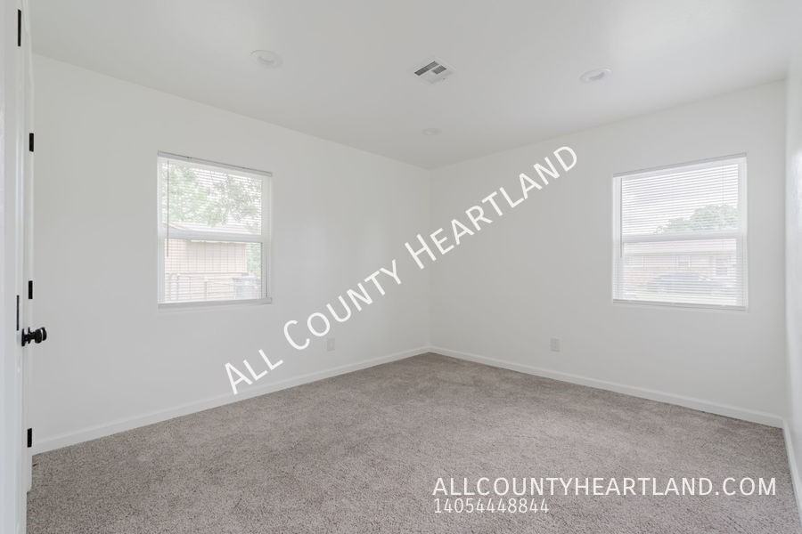 2100 N Redmond Ave - Photo 7 of 17