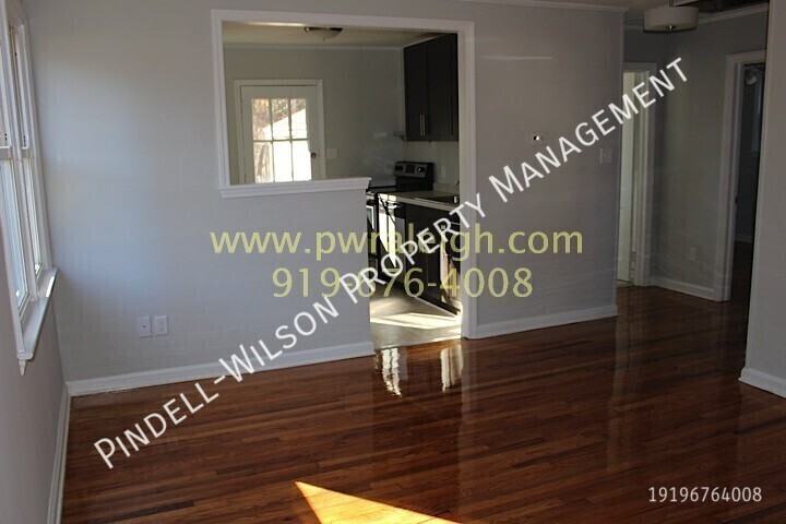 2222 Bernard St - Photo 4 of 11