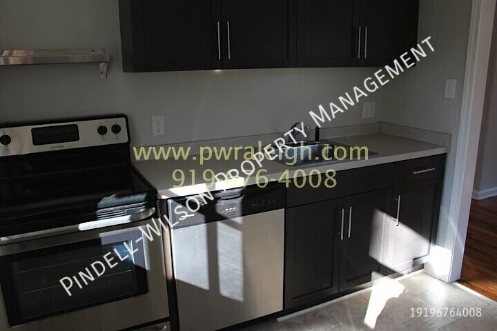 2222 Bernard St - Photo 6 of 11