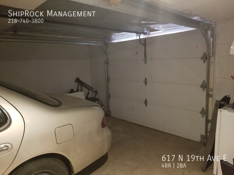 617 N 19th Ave E - Photo 2 of 12