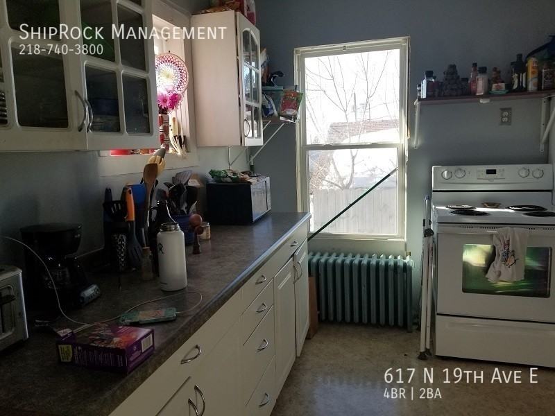 617 N 19th Ave E - Photo 5 of 12