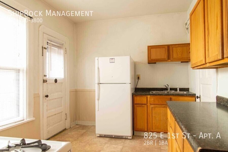 825 E 1st St #A - Photo 6 of 8