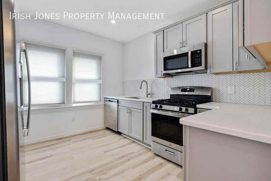 24 N Park Ave #2 - Photo 3 of 16