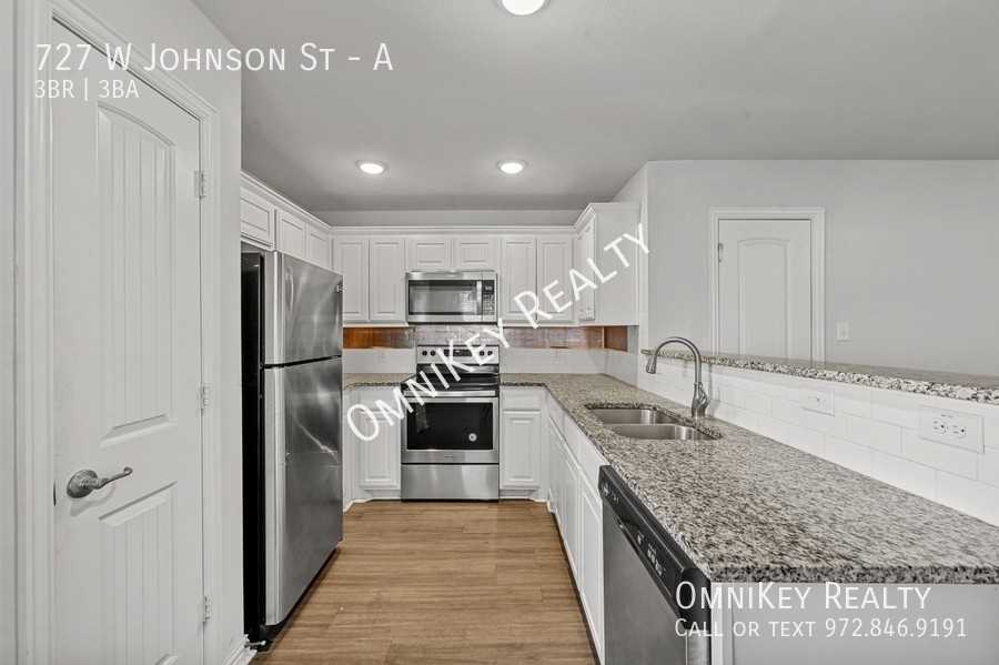 727 W Johnson St #A - Photo 4 of 21