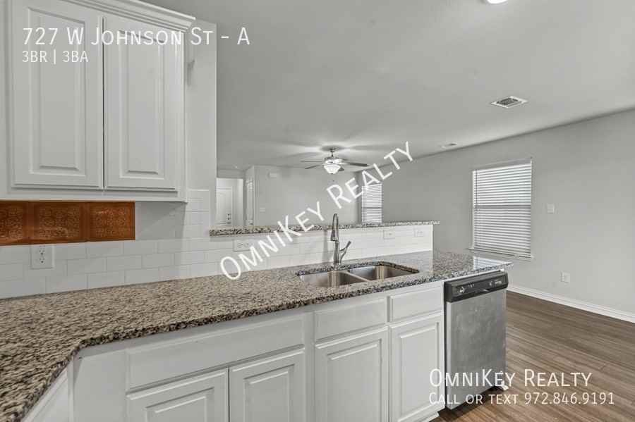 727 W Johnson St #A - Photo 7 of 21