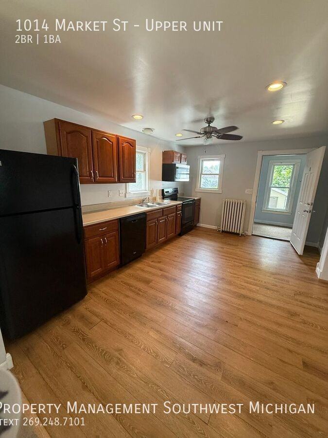 1014 Market St - Photo 3 of 12