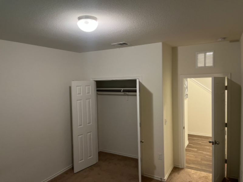 6317 Graymont Dr - Photo 3 of 7