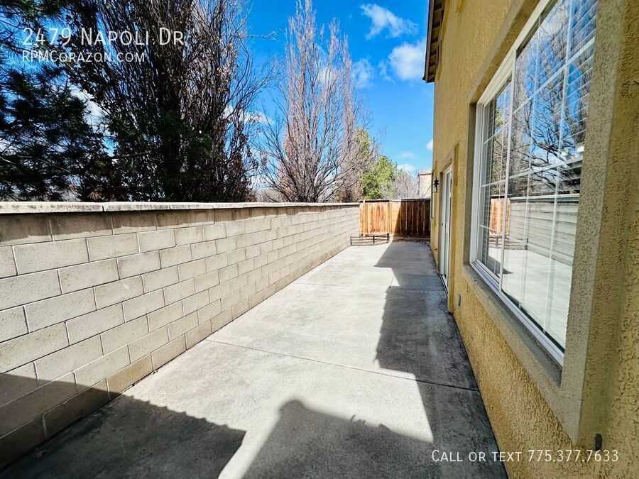 2479 Napoli Dr - Photo 6 of 36