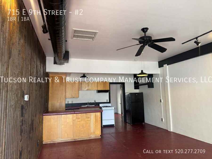 715 E 9th St #2 - Photo 3 of 9