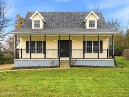 featured image of 6600 Queens Falls Ct