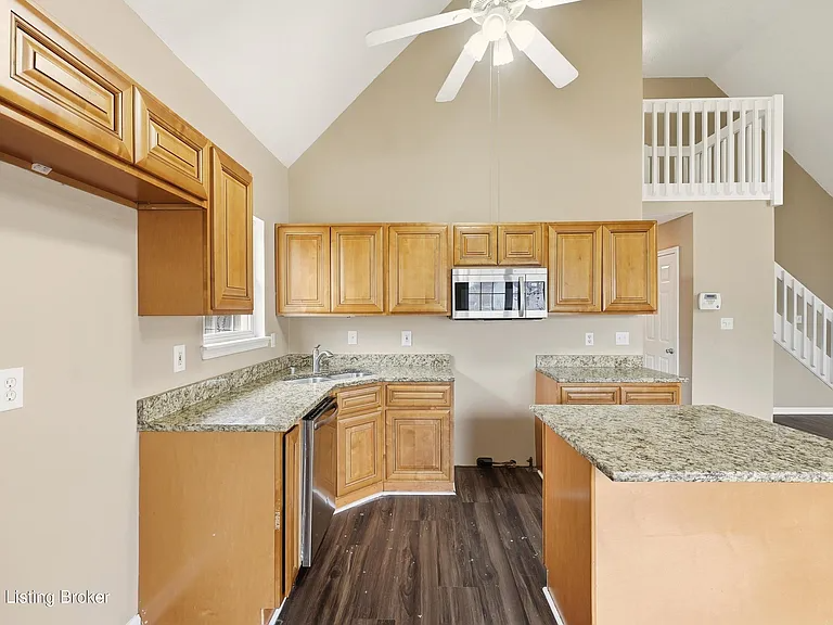 6600 Queens Falls Ct - Photo 4 of 19