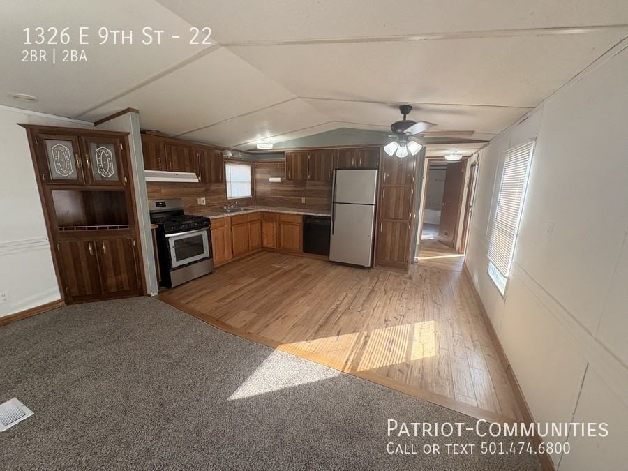 1326 E 9th St #22 - Photo 4 of 14