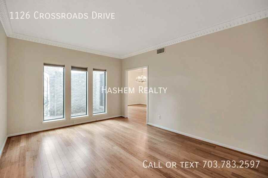 1126 Crossroads Dr - Photo 5 of 15