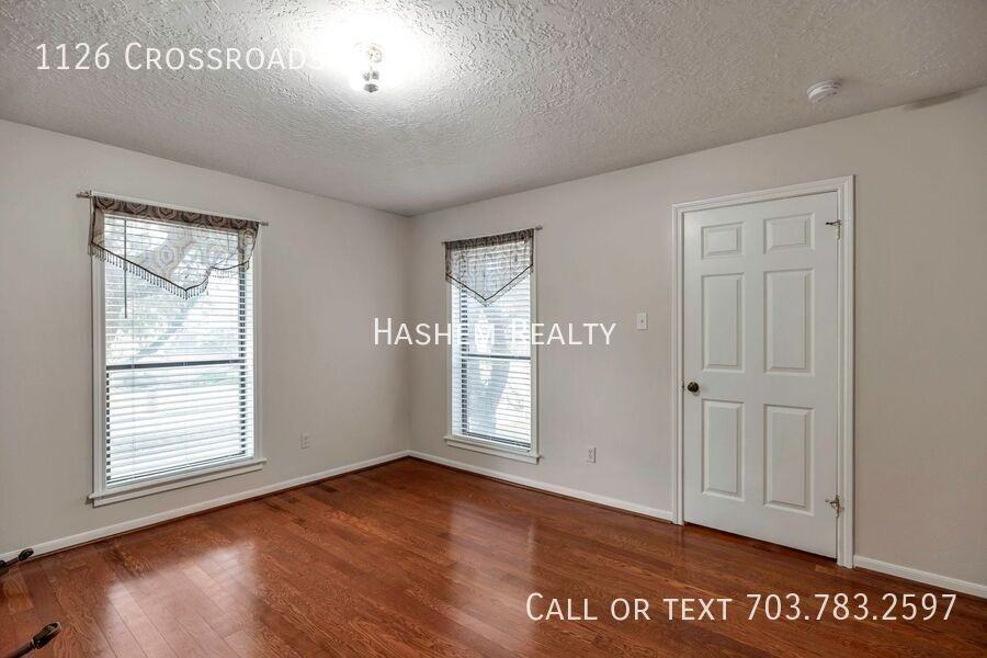 1126 Crossroads Dr - Photo 7 of 15