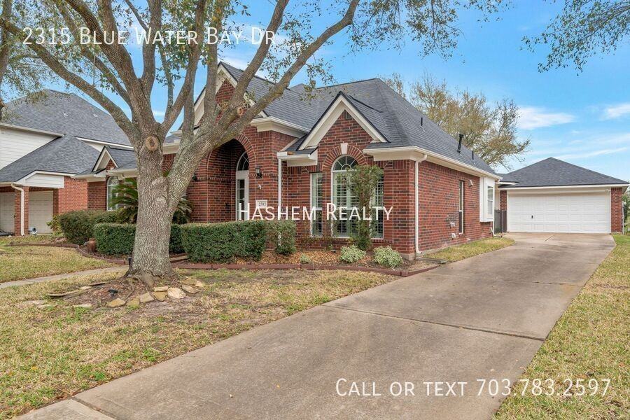 2315 Blue Water Bay Dr - Photo 2 of 33