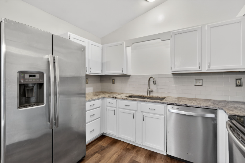 720 Tobermory Ct - Photo 3 of 22