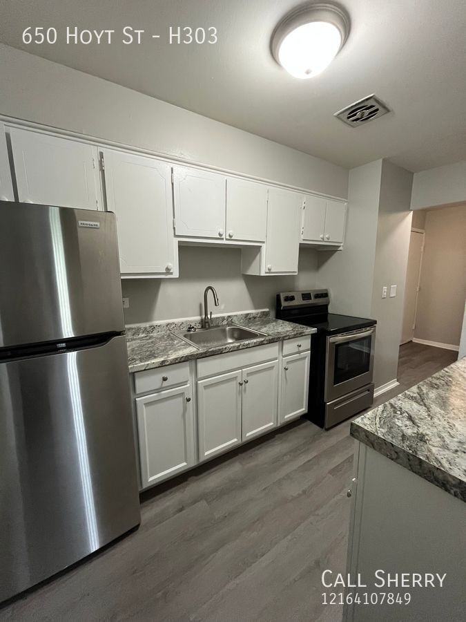 650 Hoyt St #H303 - Photo 4 of 32