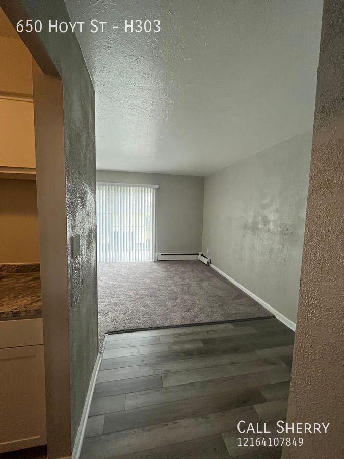 650 Hoyt St #H303 - Photo 5 of 32